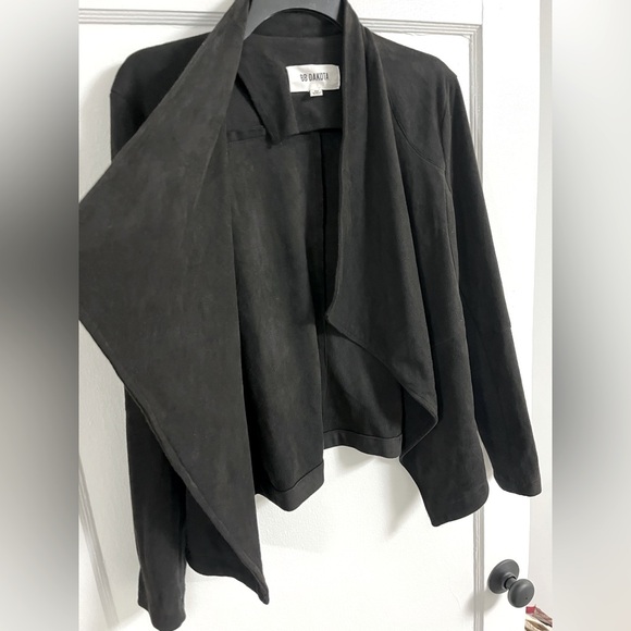 NWOT - BB Dakota Faux Suede Drape Front Jacket - Black - Size Medium - Picture 6 of 13